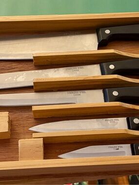 Vintage Solid Wood Knife Storage Box with 5 Stainless Steel Kitchen Knives